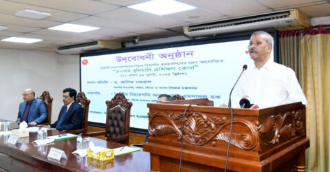 রাজধানীতে আইন উপদেষ্টা ‘ফাইয়াজের মামলার তদন্ত দ্রুত শেষ করতে অনুরোধ করা হয়েছে’