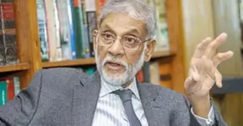 গুরুতর অসুস্থ হয়ে হাসপাতালে ভর্তি ব্যারিস্টার আব্দুর রাজ্জাক
