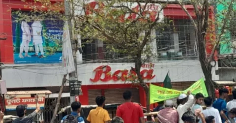 ব্যবসাপ্রতিষ্ঠান ভাঙচুর-লুটপাটের ঘটনায় সারাদেশে গ্রেপ্তার ৪৯
