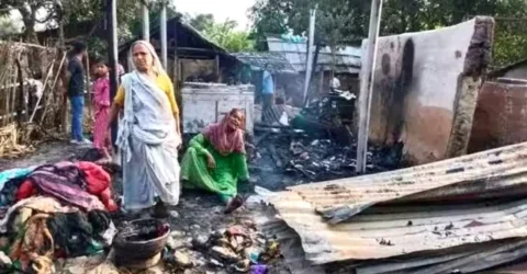 ঠাকুরগাঁওয়ে জমি নিয়ে সংঘর্ষে লুটপাট, অগ্নিসংযোগ আহত ৫০