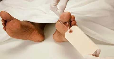 দোকানের বারান্দায় পড়ে ছিল ব্যবসায়ীর লাশ