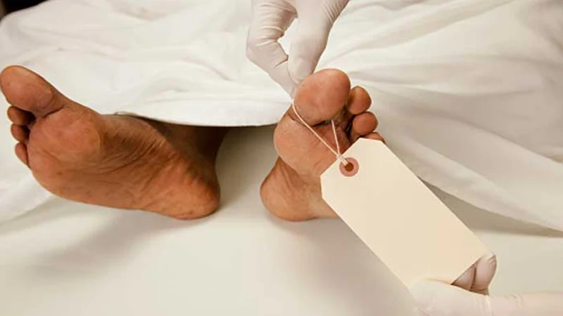 দোকানের বারান্দায় পড়ে ছিল ব্যবসায়ীর লাশ