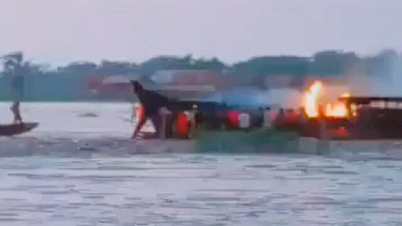 কঙ্গোতে আগুন লেগে নৌকাডুবি, নিহত অন্তত ১৪৮