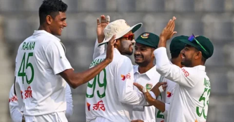 দিনের শুরুতেই জোড়া আঘাত নাহিদের