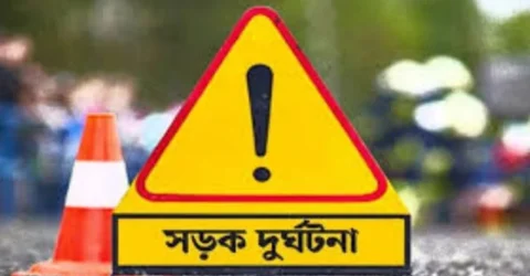 সাভারে সড়ক দুর্ঘটনায় নিহত ৩