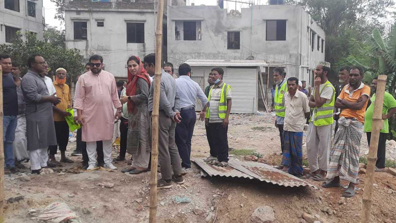 মোহাম্মদপুর কাটাসুর খালের অবৈধ স্থাপনা উচ্ছেদে অভিযান