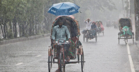 সারা দেশে বৃষ্টির আভাস, বাড়তে পারে তাপমাত্রাও