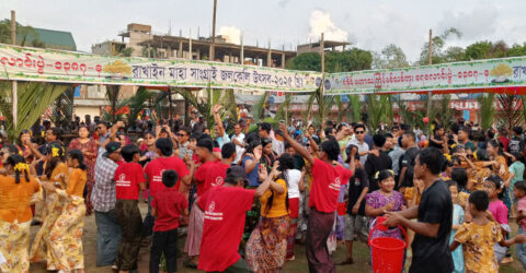 মহোৎসবে মেতেছে কুয়াকাটার রাখাইনরা