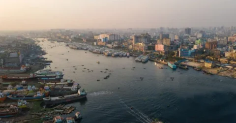 বায়ুদূষণের শীর্ষে দিল্লি, সহনীয় ঢাকার বাতাস
