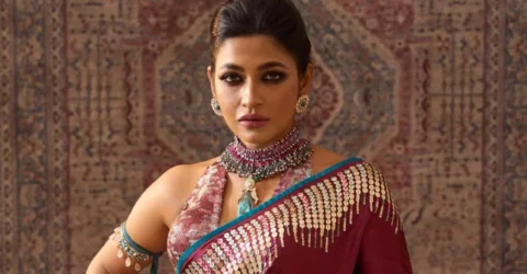 ‘বাইরে জীবন সহজ, কিন্তু ভেতরে নীরবে ভাঙাগড়া চলে’