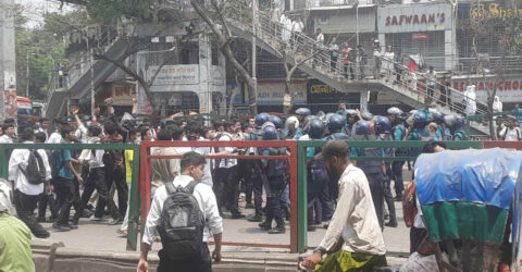 দুই কলেজ শিক্ষার্থীদের সংঘর্ষ সাইন্সল্যাবে অতিরিক্ত পুলিশ মোতায়েন