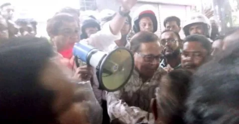 চায়ের দোকানে বসা নিয়ে বিএনপির নেতাকর্মীদের সঙ্গে এলাকাবাসীর তুমুল সংঘর্ষ