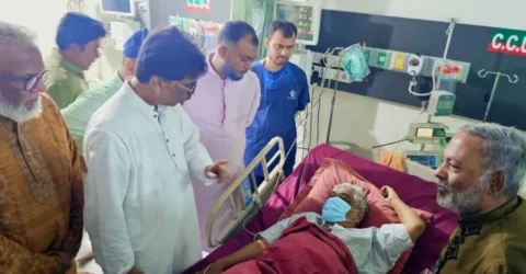 ঢাকায় নেওয়া হলো বরকত উল্লাহ বুলুকে, শারীরিক অবস্থার কিছুটা উন্নতি