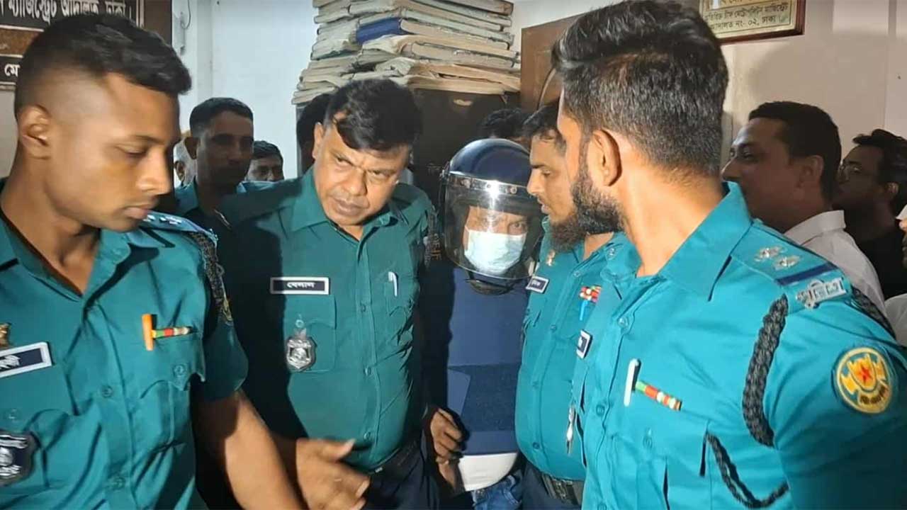 হত্যাচেষ্টা মামলায় অভিনেতা সিদ্দিক ৭ দিনের রিমান্ডে