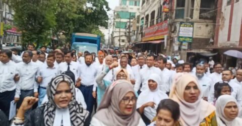 ‘তারেক রহমান আসছে’ স্লোগানে মুখর ঢাকার আদালতপাড়া