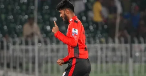 ২৪ ঘণ্টার মধ্যেই পিএসএলে ‘সিংহাসন’ হারালেন রিশাদ