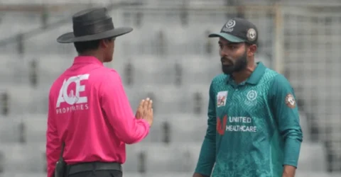 ‘তিনি আন্তর্জাতিক মানের আম্পায়ার হলে, আমিও আন্তর্জাতিক খেলোয়াড়’