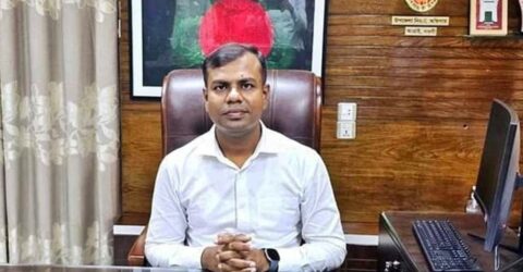 অনুমতি ছাড়া নিজ জেলায় জমি কিনে শাস্তি পেলেন সিনিয়র সহকারী সচিব