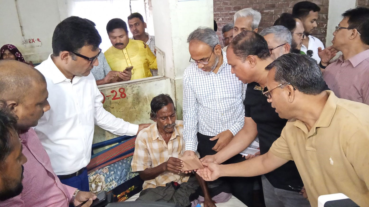 সেই নিজামকে উন্নত চিকিৎসার জন্য ঢাকায় নিয়ে গেল বিএনপি
