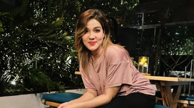 ‘একটু আদরে আমাকে রাখো’, কাকে বললেন মাহি