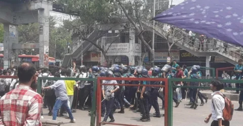 সিটি কলেজ-ঢাকা কলেজ শিক্ষার্থীদের মধ্যে ধাওয়া-পাল্টা ধাওয়া
