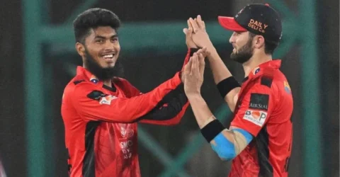 রান দিলেন, রেকর্ডও গড়লেন রিশাদ
