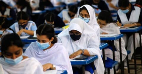 এসএসসি ও সমমানের পরীক্ষা শুরু