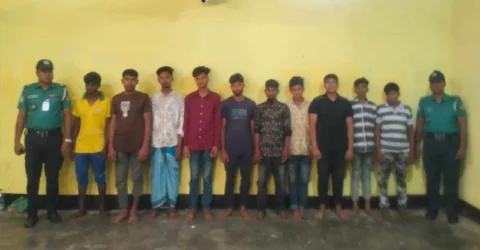 খুলনায় বাটা-কেএফসিতে ভাঙচুর ও লুটপাটের ঘটনায় আটক ৩১