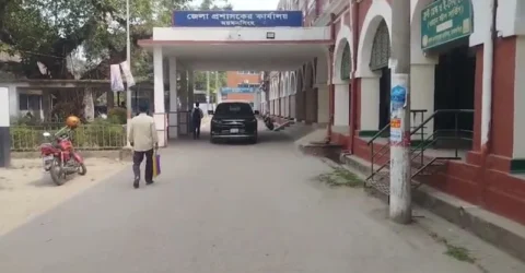 একই শিরোনামে একই সংবাদ ১৩ পত্রিকায়, সম্পাদকদের কারণ দর্শানোর নোটিশ