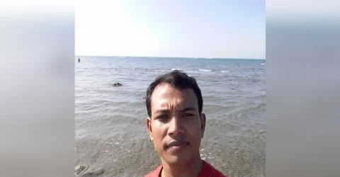 বাসায় ঢুকে ওষুধ কোম্পানির কর্মকর্তাকে কুপিয়ে ও শ্বাসরোধে হত্যা