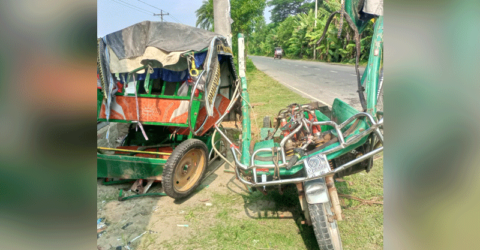বাগেরহাটে বাস-ইজিবাইক মুখোমুখি সংঘর্ষে নিহত ১, আহত ৩
