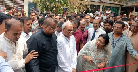 পতিত সরকারের প্রধানের নির্দেশে ভাস্কর মানবেন্দ্রের বাড়িতে আগুন: রিজভী