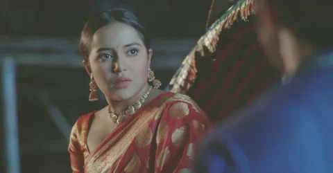 বাড়ি থেকে পালিয়ে কেন গন্তব্যহীন পথে সামিরা মাহি