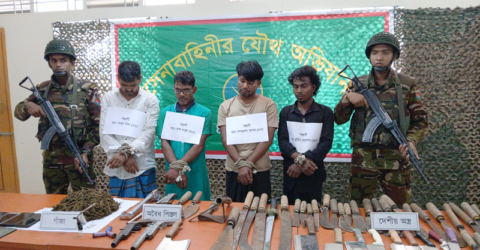 বোয়ালখালীতে অস্ত্র-মাদকসহ আটক ৪