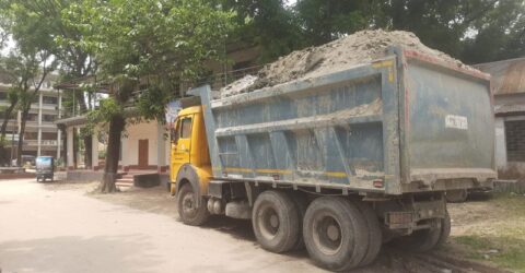 মির্জাপুরে লৌহজং নদীর পাড়ে অবৈধভাবে মাটি কাটায় ৭ লাখ টাকা জরিমানা