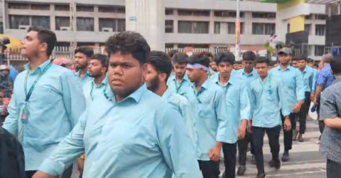 প্রশাসনের সঙ্গে বৈঠকের পর খামারবাড়ি থেকে অবরোধ তুলে নিলেন ডিপ্লোমা শিক্ষার্থীরা
