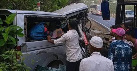 চট্টগ্রামে বাস-মাইক্রোবাস সংঘর্ষ: নিহত বেড়ে ১০