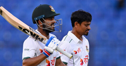 চট্টগ্রাম টেস্টে বৃষ্টির আনাগোণা, বাংলাদেশের তিনশ পার