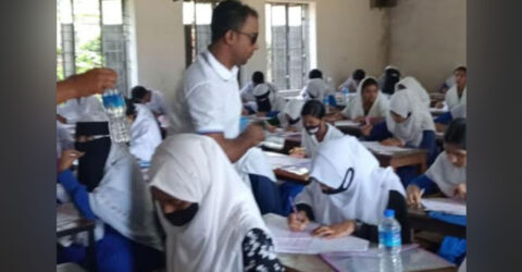 এসএসসির হলে ঢুকে ছাত্রীদের পানি পান করানোয় ছাত্রদল নেতার সমালোচনা