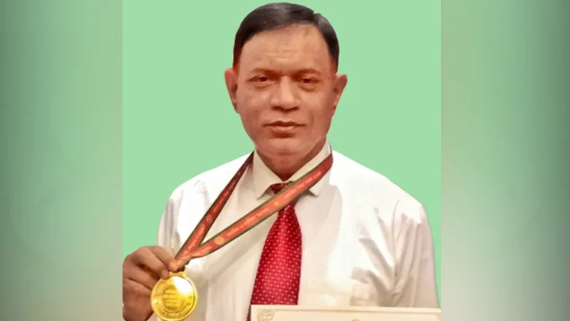 প্রাথমিকে দেশসেরা প্রধান শিক্ষক হলেন মোস্তফা কামাল স্বপন