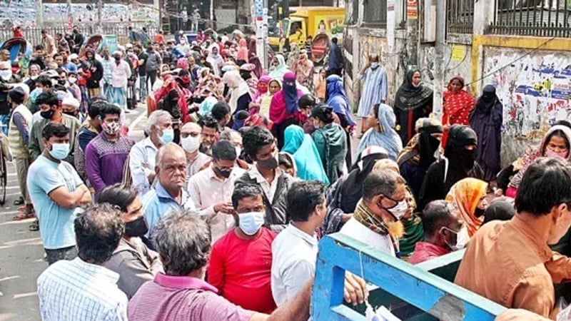 স্মার্টকার্ড জটিলতায় টিসিবি পণ্যবঞ্চিত ১৮ হাজার পরিবার