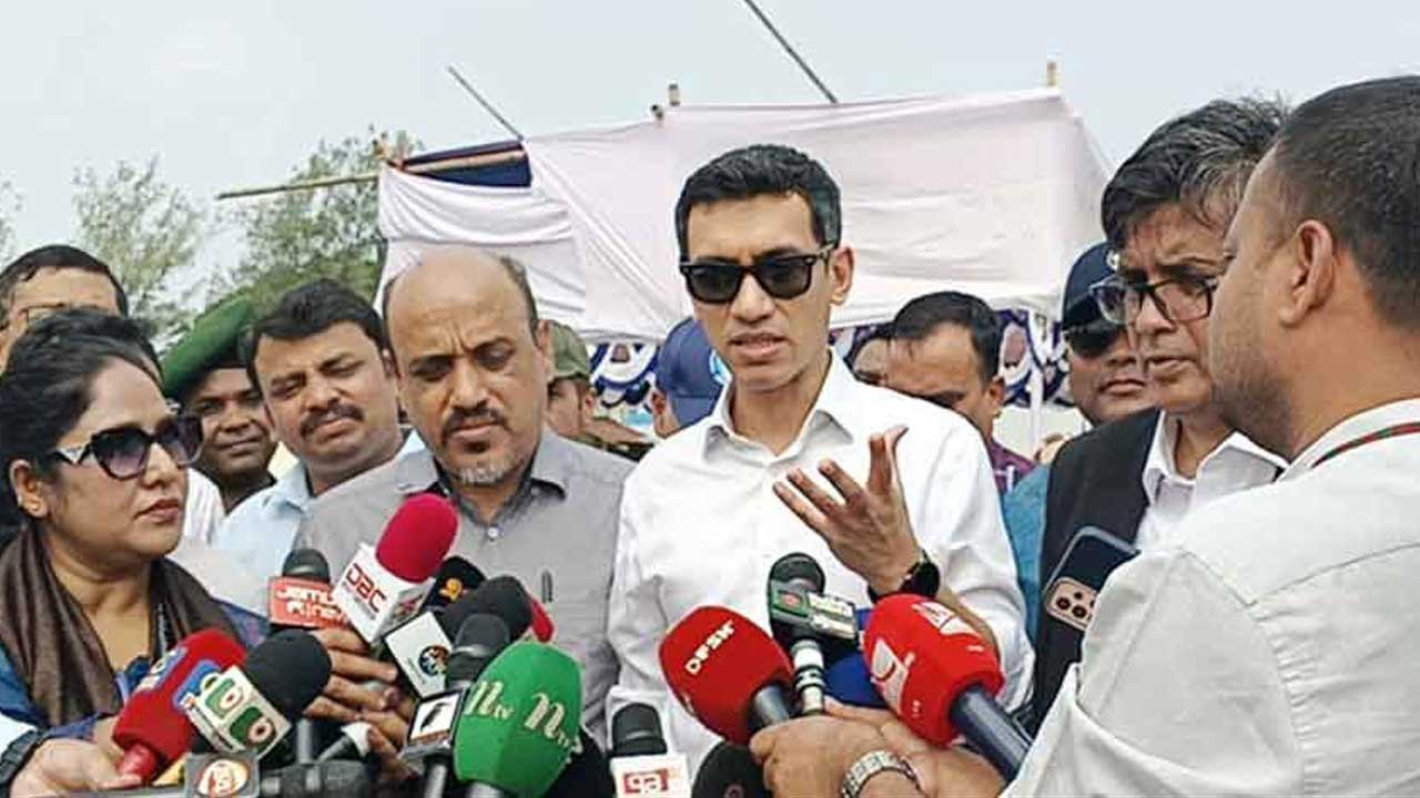 চট্টগ্রামে বিডা চেয়ারম্যান বন্দরে টার্মিনালে ৮০০ মিলিয়ন ডলার বিনিয়োগ করবে বিদেশি কোম্পানি