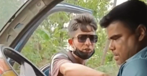 হঠাৎ মোটরসাইকেলে এসে ‘পুলিশ পরিচয়ে’ বুকে পিস্তল ঠেকিয়ে ছিনতাই