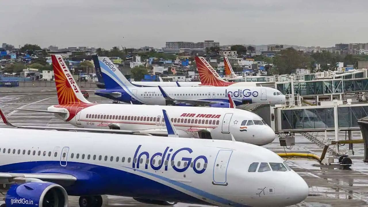 পাকিস্তানের হামলার আশঙ্কা নিজেদের ৩২টি বেসামরিক বিমানবন্দর বন্ধ করল ভারত