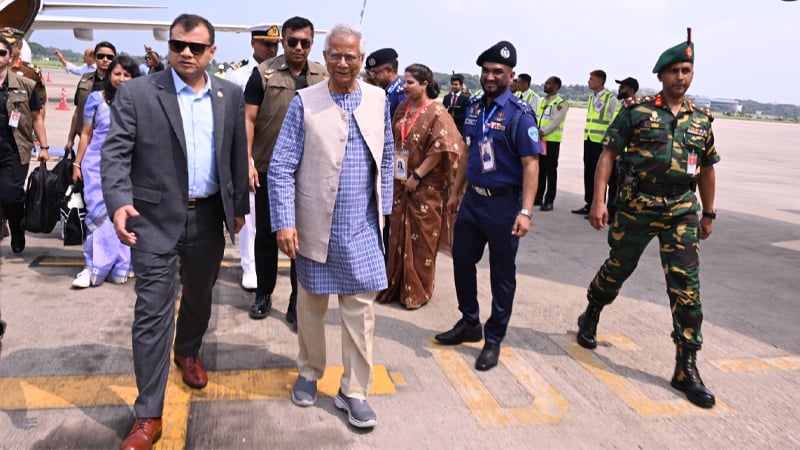 প্রধান উপদেষ্টার দায়িত্ব গ্রহণের পর প্রথমবার চট্টগ্রামে ড. ইউনূস