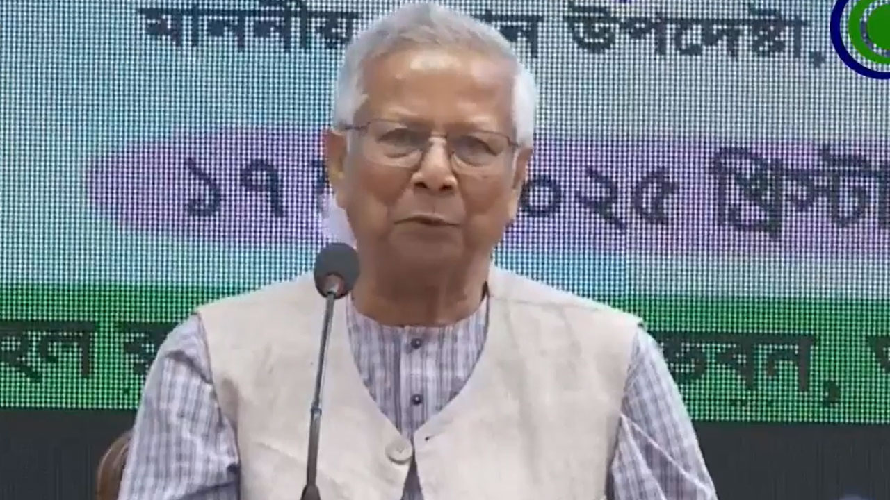 মাইক্রো ক্রেডিট ব্যাংকের জন্য আলাদা আইন করতে হবে : প্রধান উপদেষ্টা