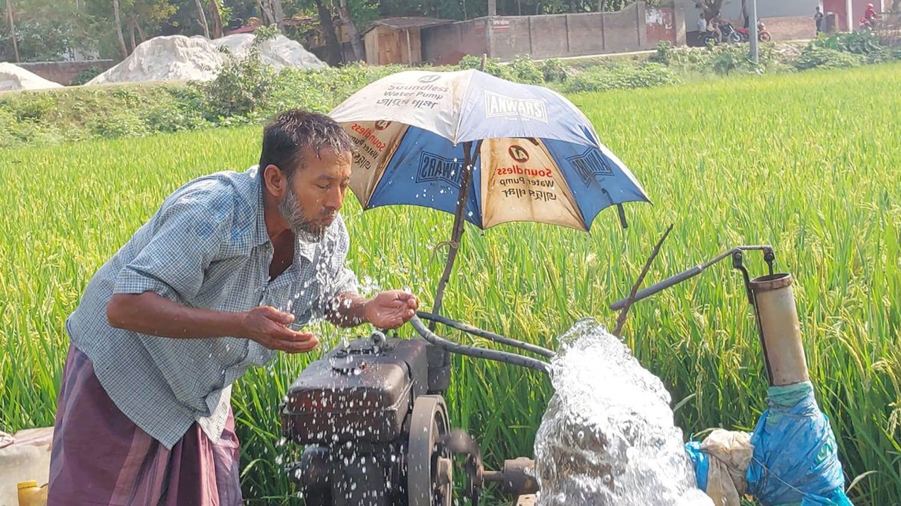 তীব্র তাপপ্রবাহে পুড়ছে রাজশাহী ও চুয়াডাঙ্গা