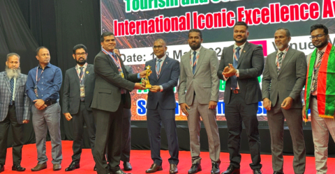মালদ্বীপে ‘ইন্টারন্যাশনাল আইকনিক এক্সিলেন্স অ্যাওয়ার্ড’ পেলেন ইউএস-বাংলার কামরুল ইসলাম