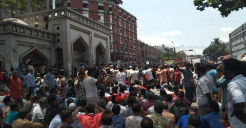 ইশরাক সমর্থকদের বিক্ষোভ ‘গুলিস্তান ব্লকেড’, যান চলাচল বন্ধ