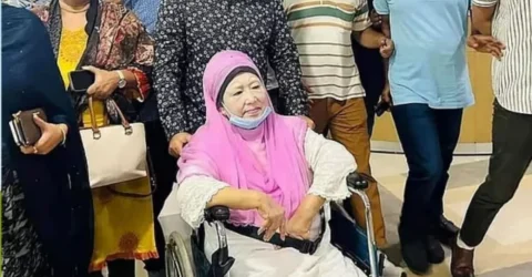 মঙ্গলবার সকাল সাড়ে ১০টায় দেশে আসছেন খালেদা জিয়া